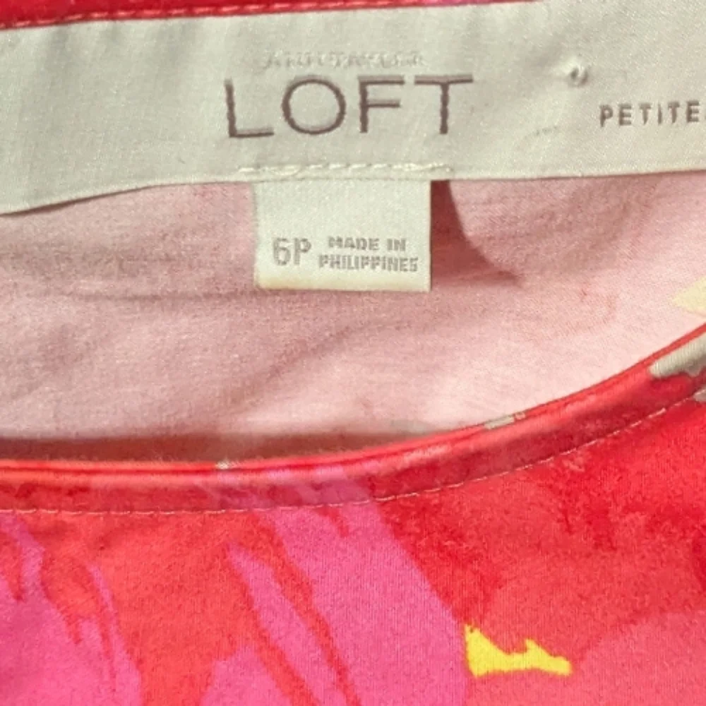 LOFT Floral Cap Sleeve Peplum Blouse, Size 6P - Picture 3 of 4